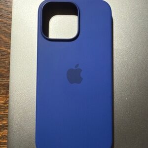 Apple Silicon Case for iPhone 16 Pro Max - Ultramarine color